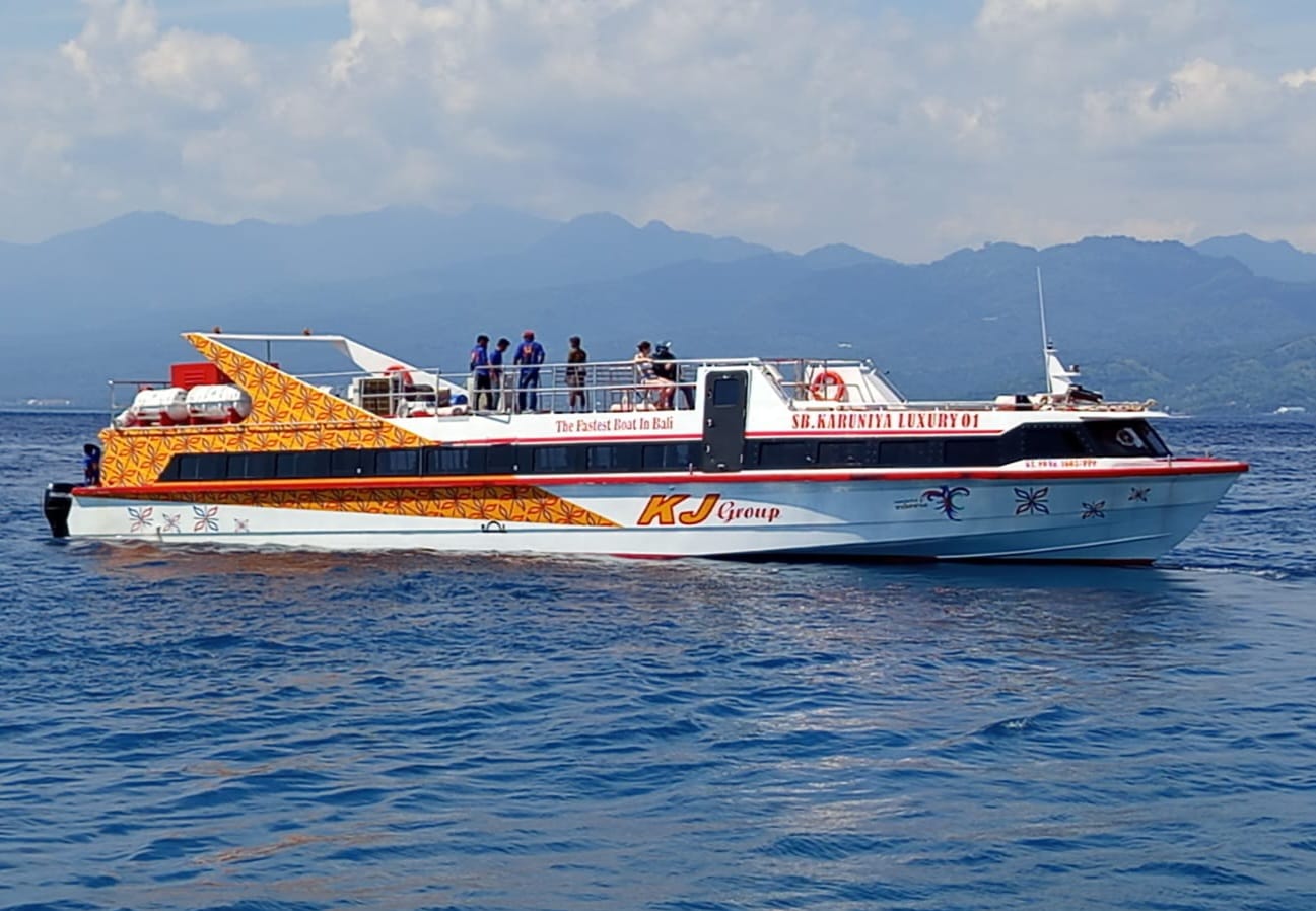 KARUNIA LUXURY FAST BOAT